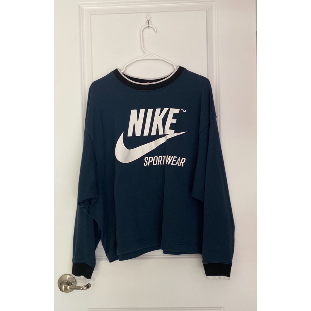 Nike sport wear crop sweater